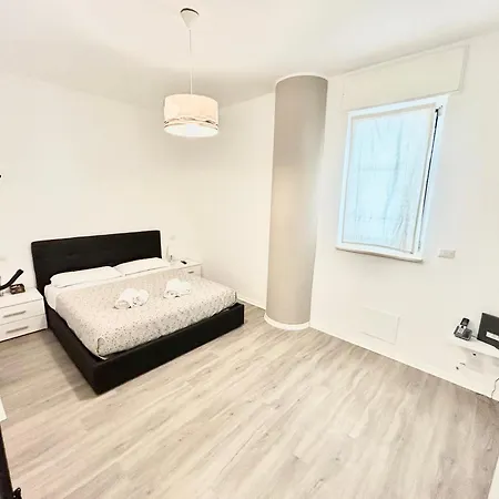 ゲストハウス Un Letto Ideale Eur - Un Letto Ideale 4*