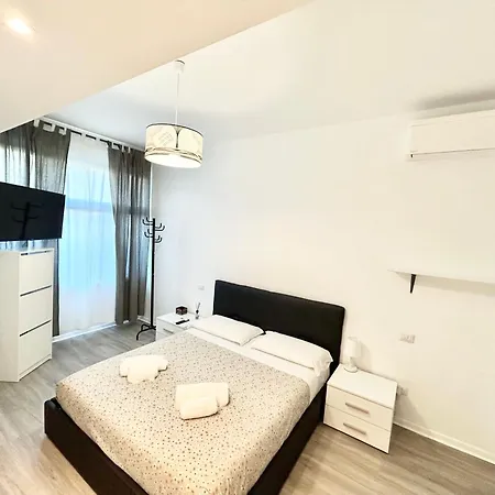 Un Letto Ideale Eur Konukevi 4*